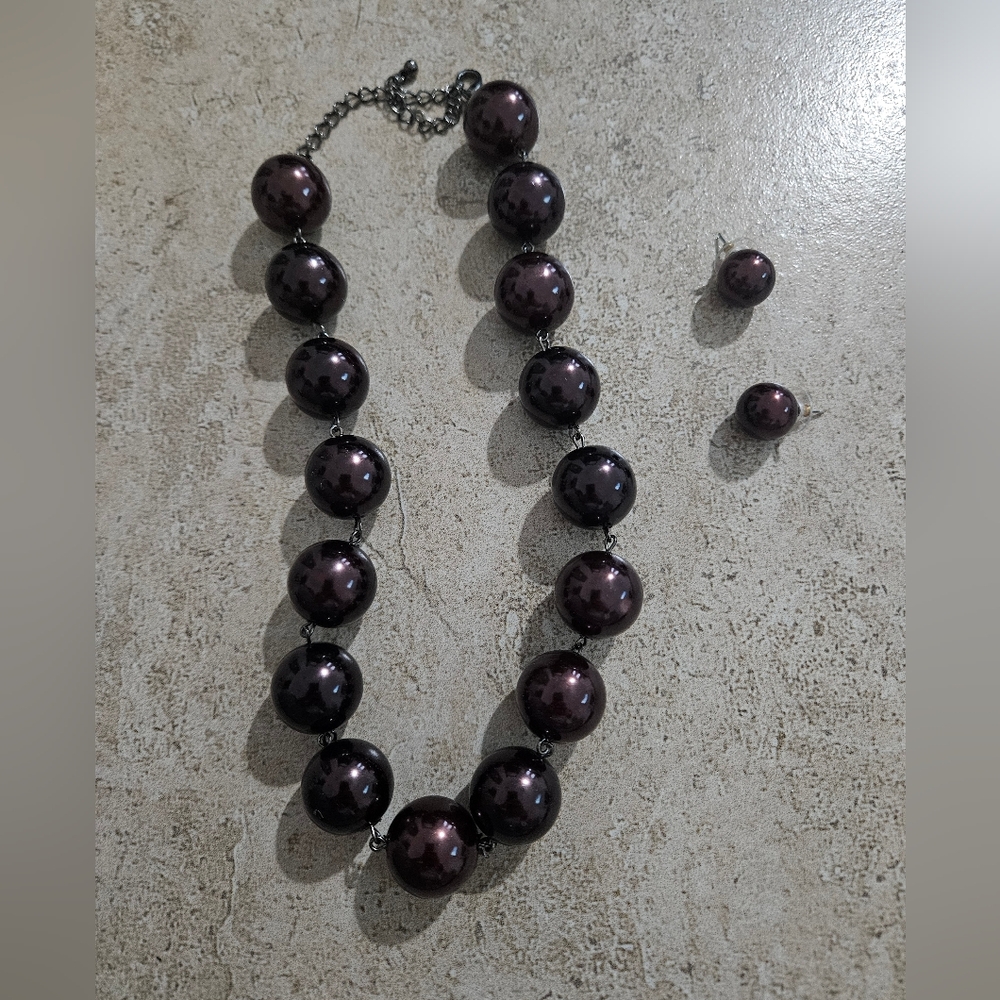 Elegant Pearl Necklace and Earring Set